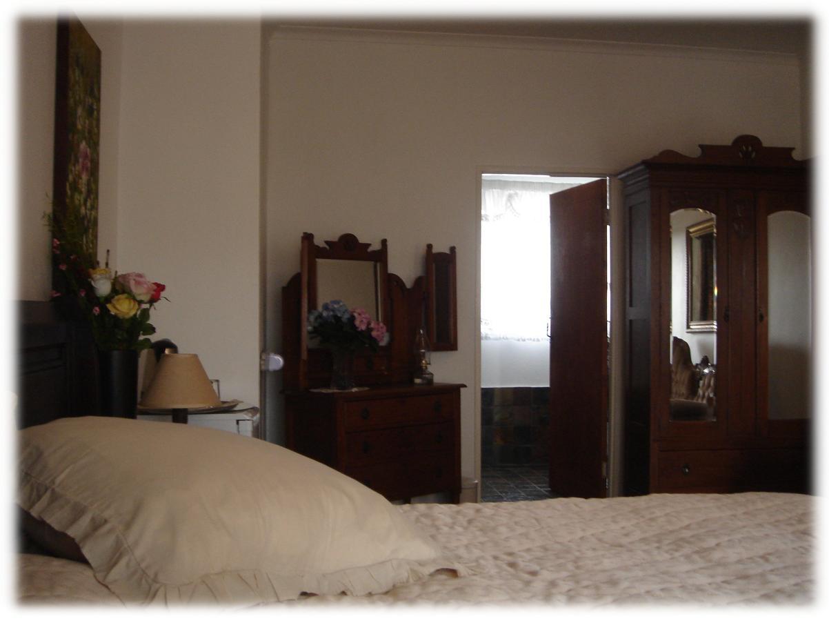 Emalahleni Castle Hotel ภายนอก รูปภาพ
